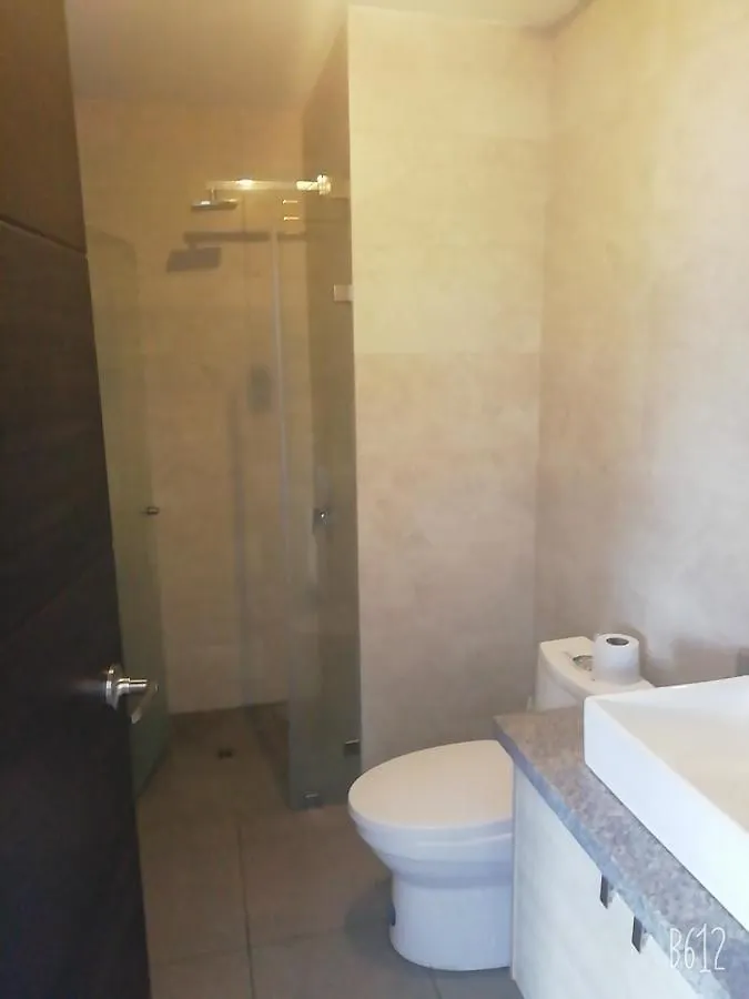 Apartamento Ejecutivo Vista a Quito, Cerca a la Carolina Quito
